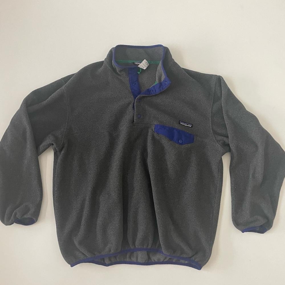 Patagonia men’s lightweight synchilla snap-t fleece pullover.